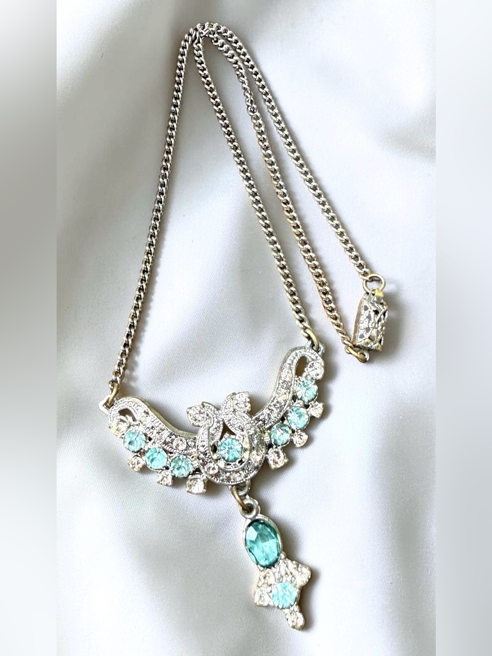 Vintage 1940’s Lavalier Style Necklace Silvertone Blue & Clear Stones